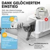 A cat is exiting a litter box with a mat in front of it. There are informational callouts on the left and top right. Produktbild-Vorschau