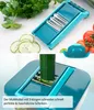 A collage of images showing a vegetable slicer, sliced cucumbers, tomatoes, and basil. Anteprima dell’immagine prodotto