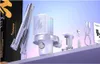 A product display shelf with a microphone, boom arm, and accessories. Voir les images du produit