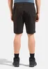 der schwarze Sportschuhe und schwarze Socken trägt Anteprima dell’immagine prodotto
