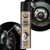 A can of brake cleaner is shown being sprayed onto a brake disc, with a close-up of a brake disc in the background. Produktbild-Vorschau