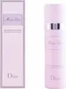 A product shot of a perfume deodorant and its packaging. Voir les images du produit