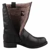 Auf dem Bild ist ein schwarzer Schuh zu sehen der ein modernes und sportliches Design hat. Der Schuh wird von der linken Seite gezeigt und hebt die ausgeformte Sohle sowie die Schnürung hervor. Produktbild-Vorschau