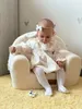 Poltrona Flumi per bambini in velluto a coste crema, seduta Anteprima dell’immagine prodotto 12