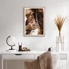 Gerahmtes Poster - Rahmen in heller Eiche - Sand Frau Produktbild-Vorschau 6