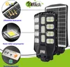 A marketing image showcasing a solar street light with various features highlighted by callouts. Voir les images du produit