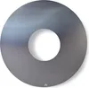 A circular metal plate with a hole in the center, designed to fit on a grill. Voir les images du produit
