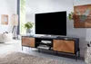 Lowboard TV-Schrank mit schwarzem Korpus, Eiche-Dekor-Fronten und offenen Fächern in Gesamtansicht. Anteprima dell’immagine prodotto