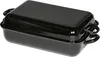 A black roasting pan with a lid, shown from a diagonal angle. Voir les images du produit