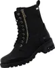 Das Bild zeigt einen schwarzen Stiefel der aus glattem Leder besteht. Der Stiefel ist von der Seite abgebildet und hat eine schlanke siluette. Produktbild-Vorschau