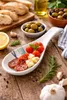 Teller, mediterran mit Sardinen-Motiv | Maritime Produktbild-Vorschau 4