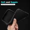 A hand is holding a black phone case, demonstrating its flexibility. Produktbild-Vorschau