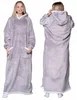 Langer Deckenpullover XXL - Kuscheldecke mit Ärmeln - Produktbild-Vorschau 1