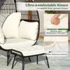 A close-up view of a comfortable outdoor chair and ottoman with cushions, highlighting features. Anteprima dell’immagine prodotto