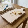 Tradiční dřevěné prkénko s rukojetí | 40 cm x 18 cm | Náhled obrázku produktu 3