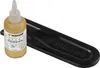 A bottle of chain oil and a black plastic guide bar cover are placed on a white background. Produktbild-Vorschau