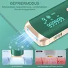 Close-up of a green and gold hair removal device with a digital display, showing a cooling feature and comparison of skin treatment. Produktbild-Vorschau