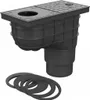 A black plastic drainpipe fitting with a grate on top and several black rings in the foreground, set against a white background. Produktbild-Vorschau