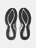 The underside of a pair of athletic shoes. Produktbild-Vorschau