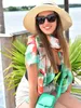 styleBREAKER Damen Schal mit buntem Blumen Muster im Produktbild-Vorschau 3