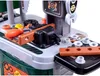 Gereedschapset in een werkplaats met wieltjes en een Productafbeelding-voorbeeld 11