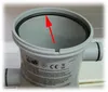 A close-up view of a gray plastic fitting with a black rubber O-ring seal, indicated by a red arrow. Produktbild-Vorschau