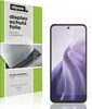 A product shot of a screen protector packaging and a smartphone with a screen protector applied. Voir les images du produit