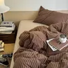 Omgoods - Bedlinnen Set 200 x 220 cm, Bruin Gestreept, Productafbeelding-voorbeeld 1