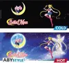 A collage showing two different designs for a Sailor Moon themed mug, one for cold and one for hot temperatures. Produktbild-Vorschau