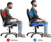 Geteiltes Bild, das einen Mann mit schlechter Haltung in einem Bürostuhl zeigt, dann mit guter Haltung auf einem blauen Gel-Sitzkissen Produktbild-Vorschau
