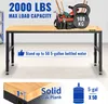 A workbench with tools and weights on top, and text highlighting its load capacity and material. Voir les images du produit