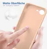 A hand is touching the inside of a phone case, with text overlay describing its features. Produktbild-Vorschau
