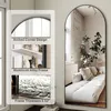 A full-length arched mirror displayed in a room setting, with inset images highlighting design features. Anteprima dell’immagine prodotto