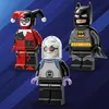 LEGO DC Batman : Batman in Batmobil vs. Harley Quinn and Voir les images du produit 25