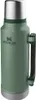 A green Stanley thermos bottle with a silver lid and handle attachment. Náhled obrázku produktu
