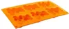 An orange silicone baking mold with bear-shaped cavities. Anteprima dell’immagine prodotto