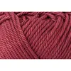 A close-up view of red yarn. Náhled obrázku produktu