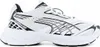 A studio shot of a single Puma Velophasis Always On Trainer. Voir les images du produit