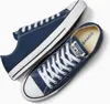A pair of navy blue Converse Chuck Taylor All Star low-top sneakers are shown on a white background. Produktbild-Vorschau