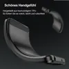 A close-up, dynamic shot of a black phone case, showcasing its texture and flexibility, with German marketing text overlay. Anteprima dell’immagine prodotto