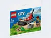 A LEGO City polybag set featuring a hovercraft, a minifigure, a monkey, and a green creature. Produktbild-Vorschau
