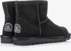 A pair of black Bearpaw boots shown from the back. Produktbild-Vorschau