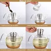 A four-panel image demonstrating how to use a tea infuser with a glass teapot. Produktbild-Vorschau
