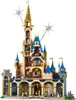 A cutaway view of a detailed LEGO castle. Náhled obrázku produktu