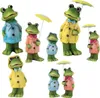 2 Stück Frosch Figuren im Regenmantel mit Schirm 20 cm Produktbild-Vorschau 2