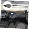 Graues drehbares Autositzkissen, gezeigt in einem Autoinnenraum und als Nahaufnahme Náhľad obrázku produktu