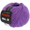 A ball of purple yarn with a label. Produktbild-Vorschau