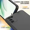 Close-up view of a black phone case on a smartphone, highlighting protective features. Podgląd zdjęcia produktu