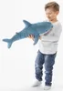 Grand Requin En Peluche 60 Cm Bleu Foncé Voir les images du produit 3