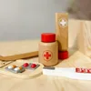 CLASSIC WORLD Coffret de jeu « Le petit docteur » en bois, Voir les images du produit 4